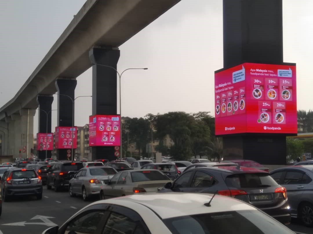 Outdoor Pillar Wrap Cube Display